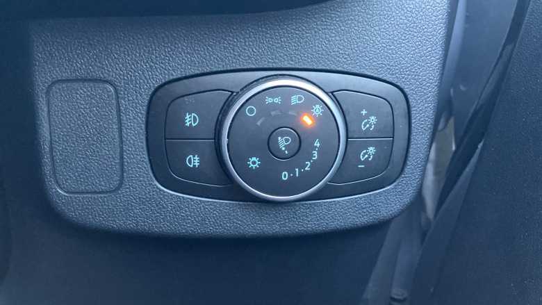 Ford Puma 1.0 EcoBoost Hybrid mHEV Titanium Design 5dr DCT Petrol Hatchback